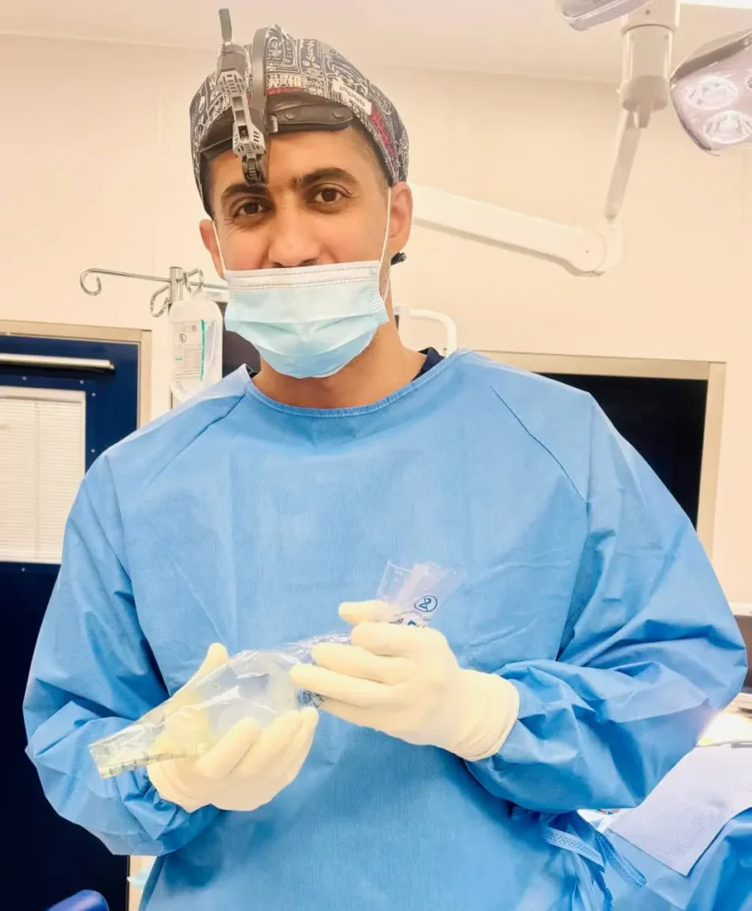 د. حسن النعيم يستعد لإجراء عملية جراحية